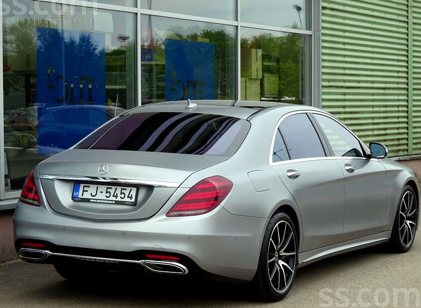 Mercedes-Benz S560 — foto 2