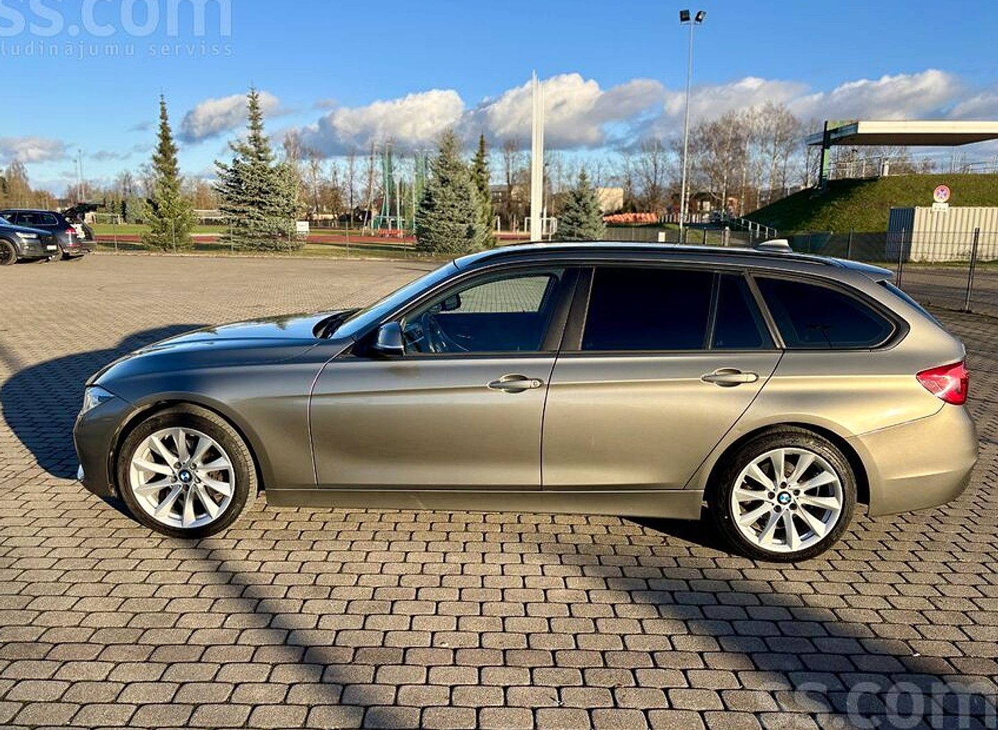 BMW 320 — foto 5