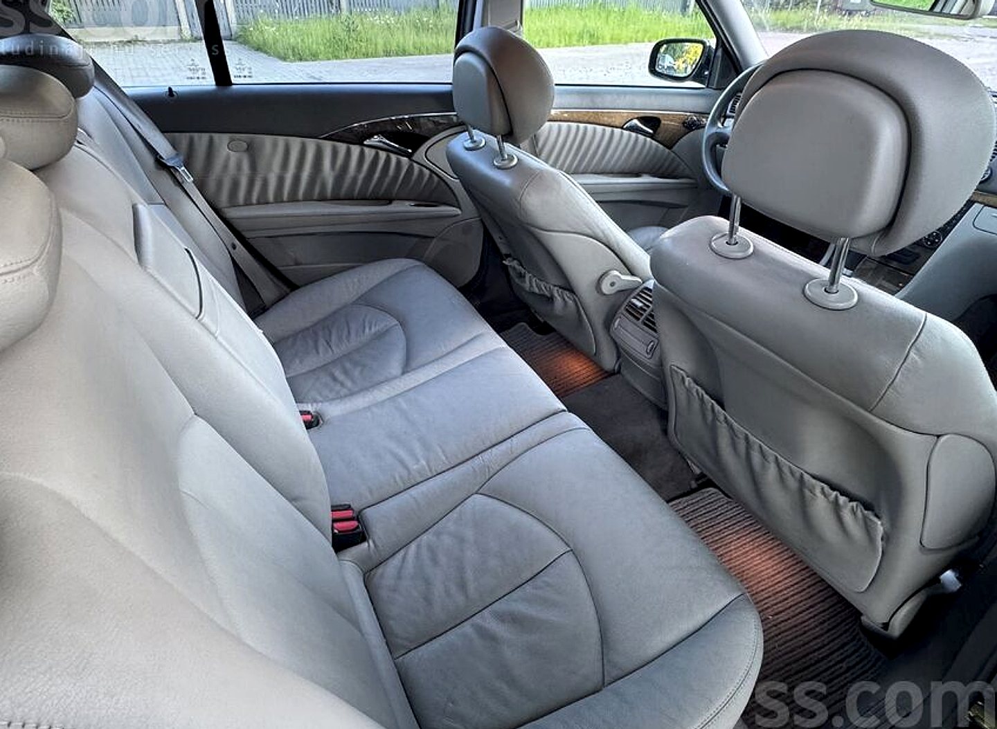 Mercedes-Benz E320 — foto 4