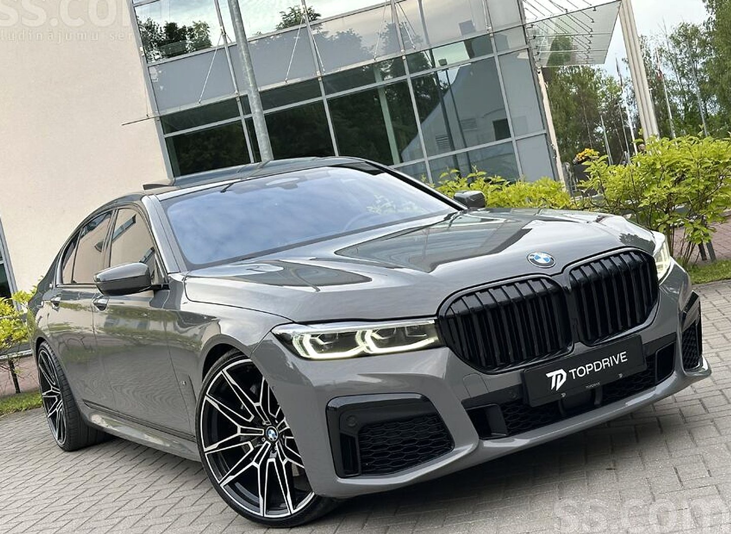 BMW 750, 2019. gads