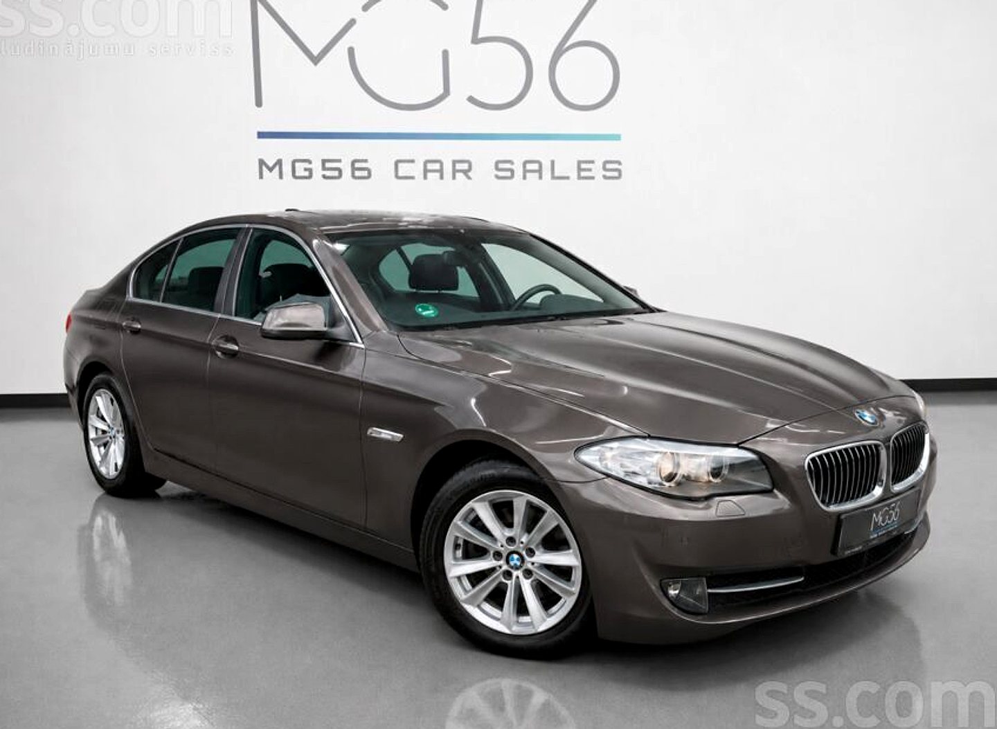 BMW 520 — foto 2