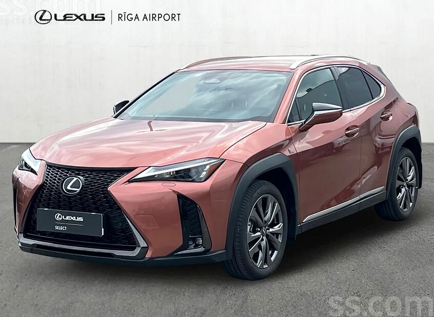 Lexus UX, 2025. gads
