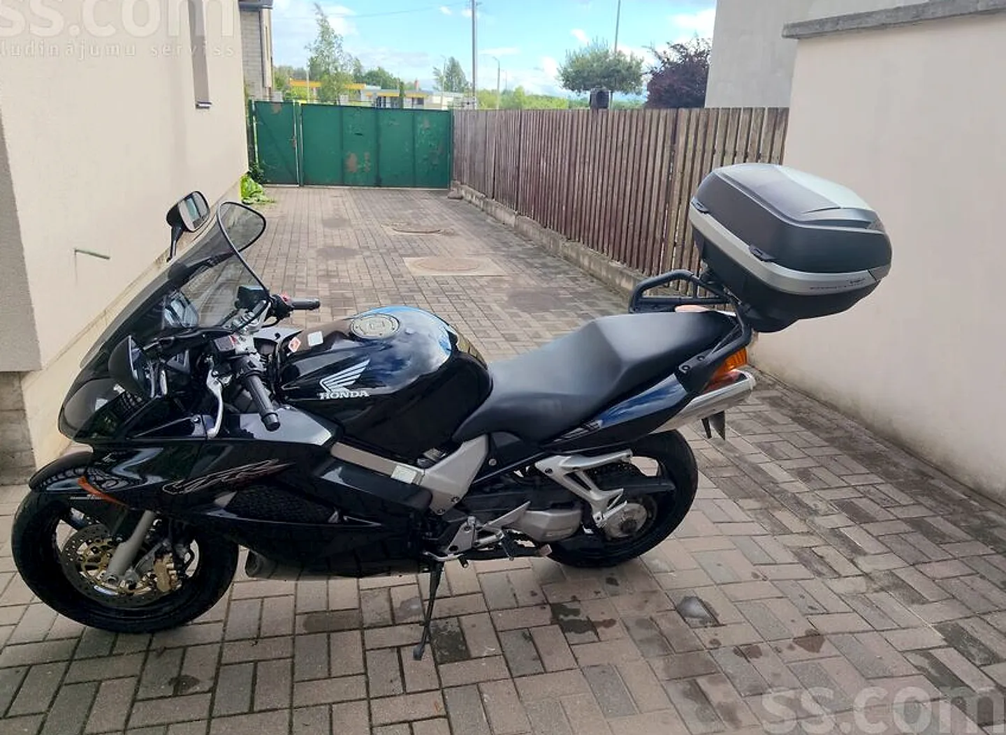 Honda Vfr, 2002. gads