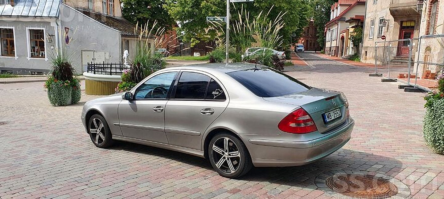 Mercedes-Benz E500 — foto 2
