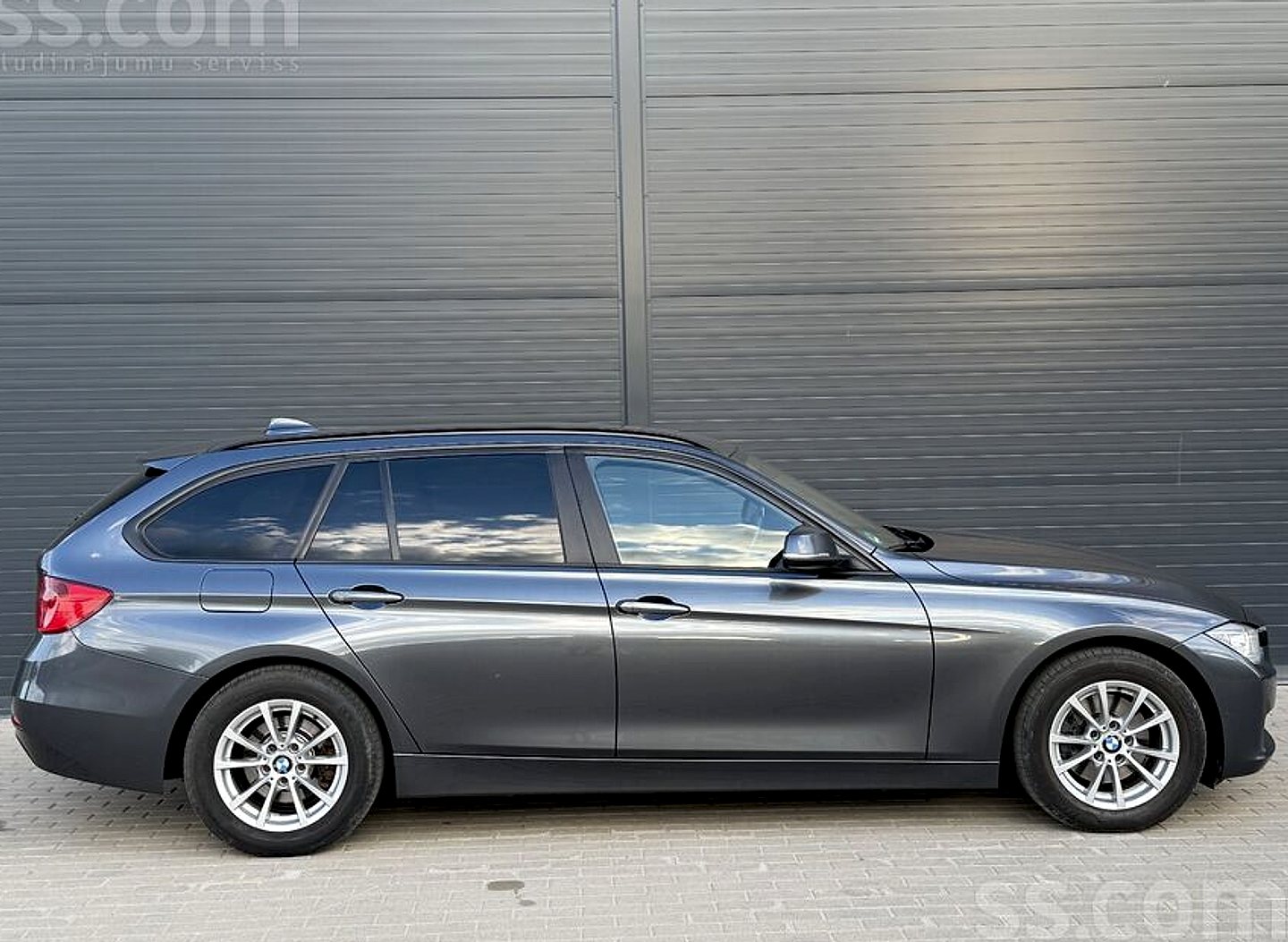 BMW 320 — foto 3