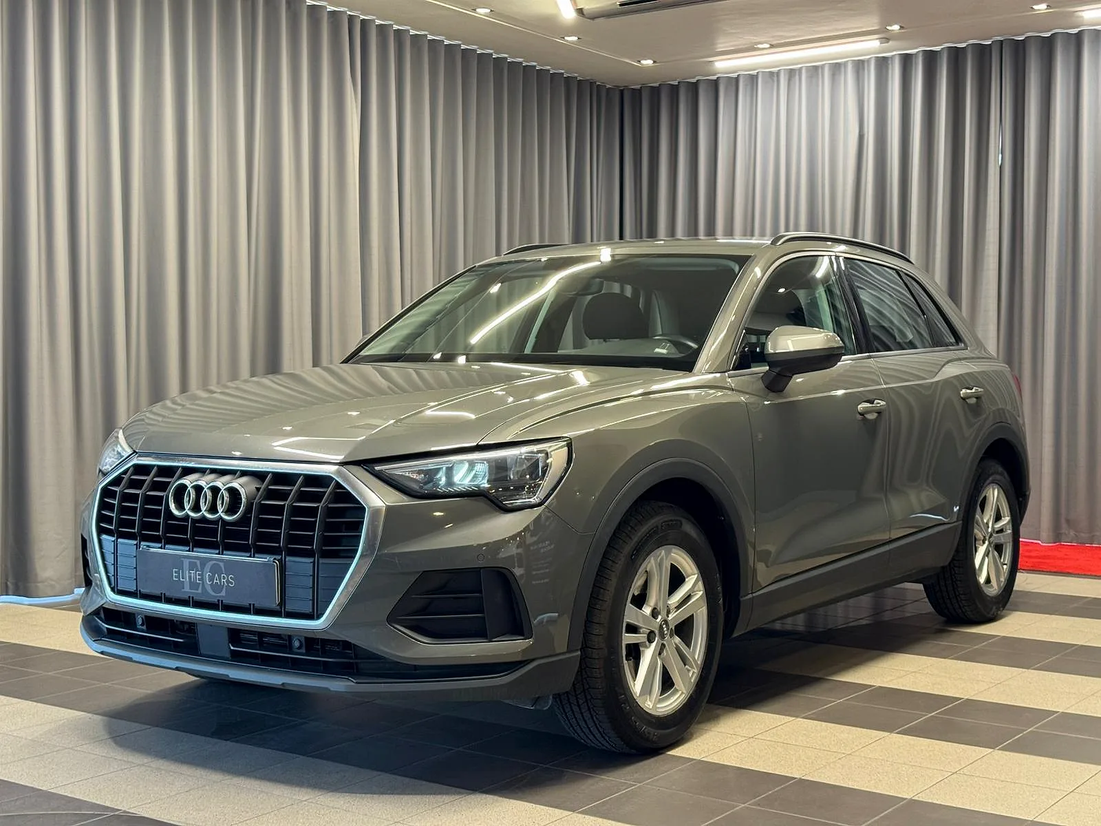 Audi Q3, 2019. gads