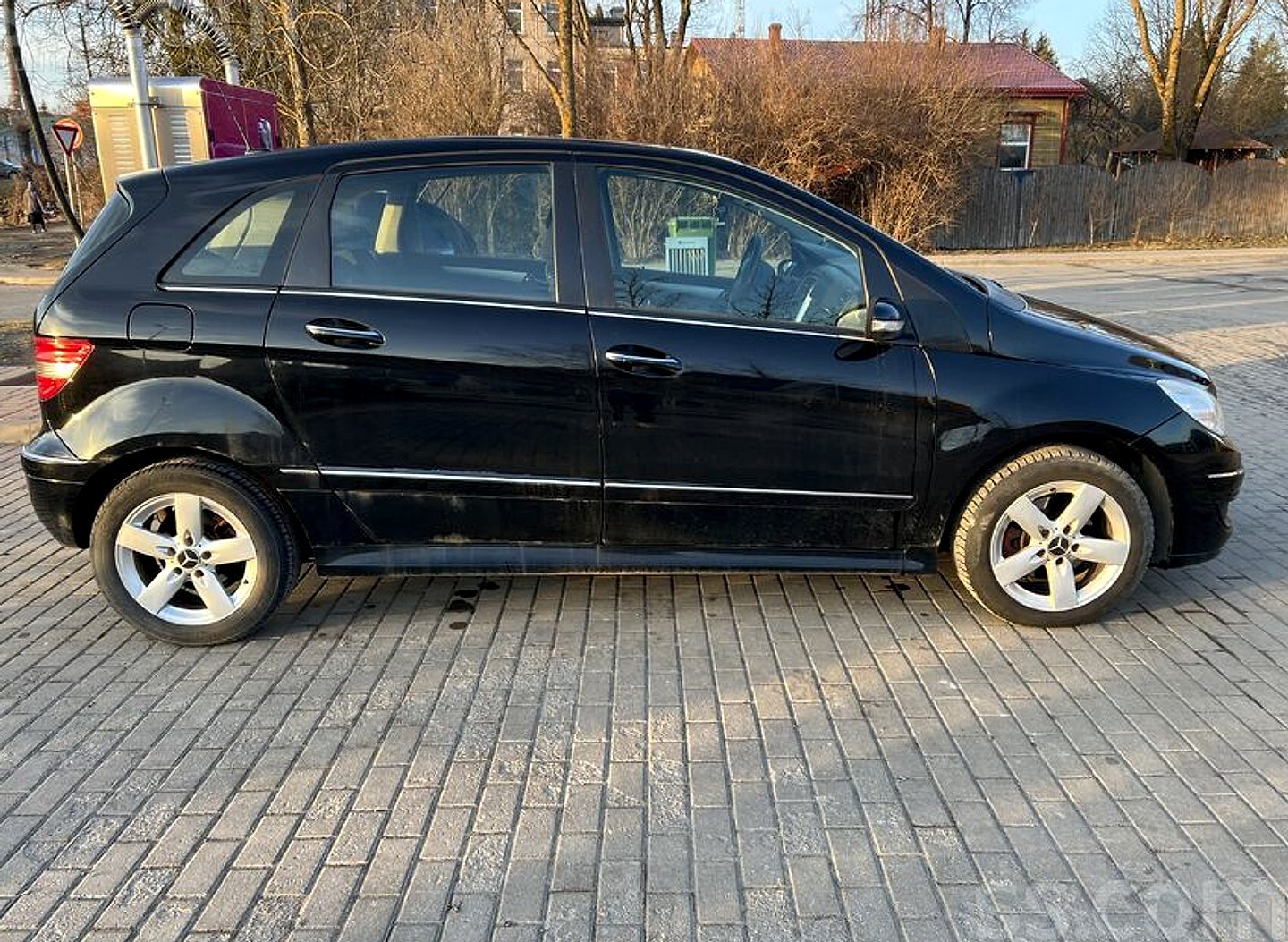 Mercedes-Benz B180 — foto 2
