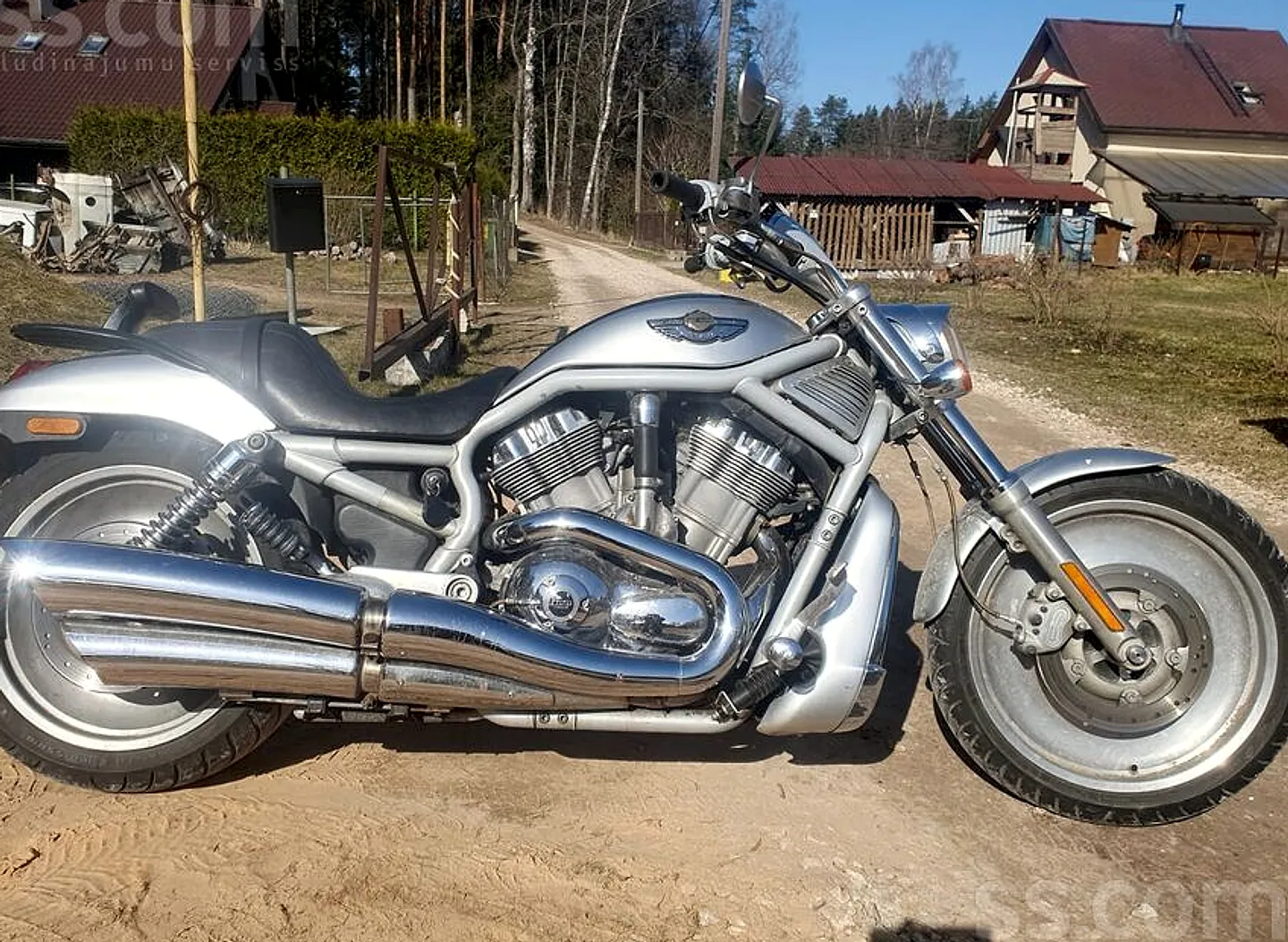 Harley-Davidson V-Rod, 2004. gads