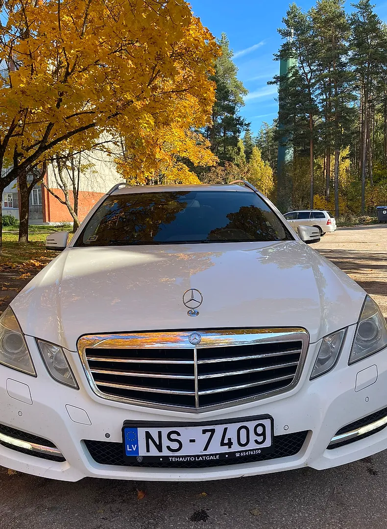 Mercedes-Benz Benz E 200, 2011. gads