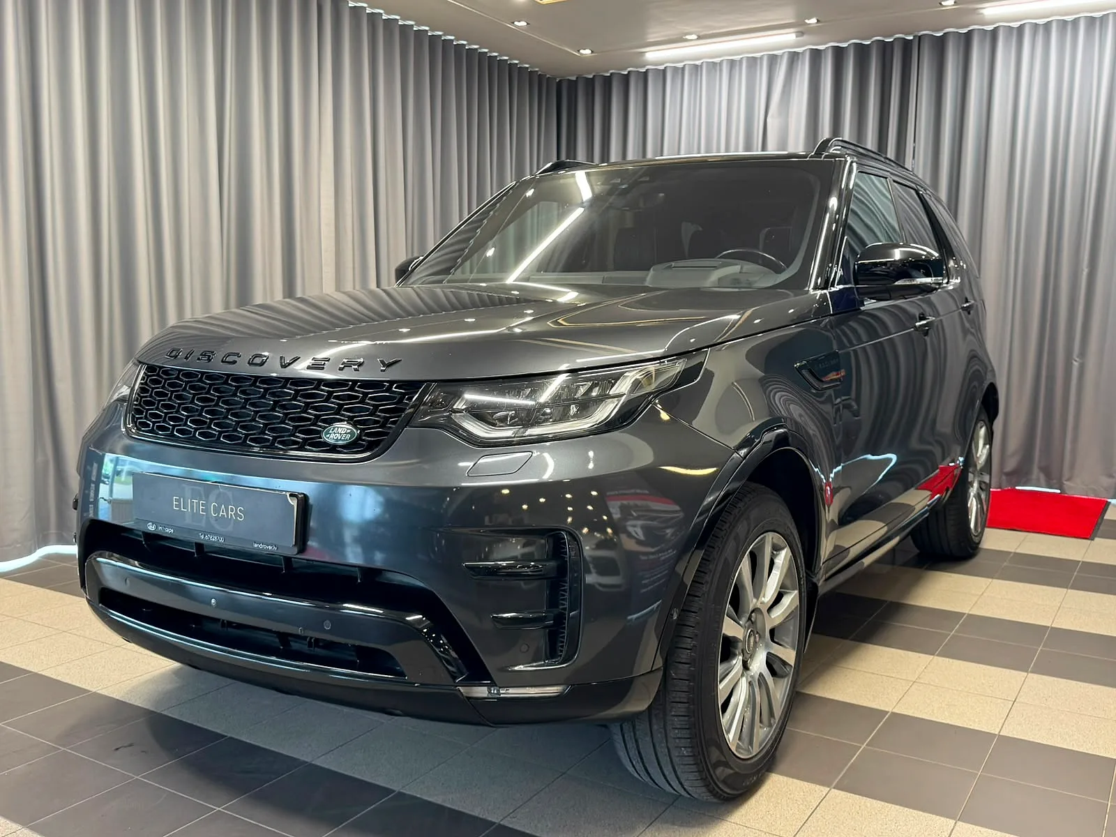 Land Rover Discovery, 2017. gads