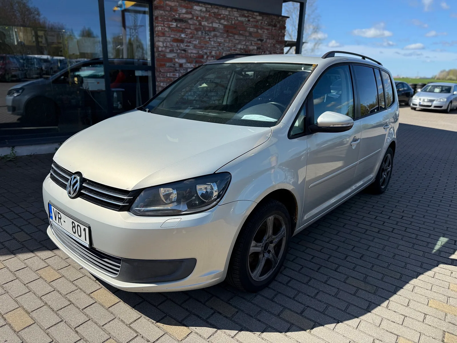VW Nav pieejams, 2011. gads
