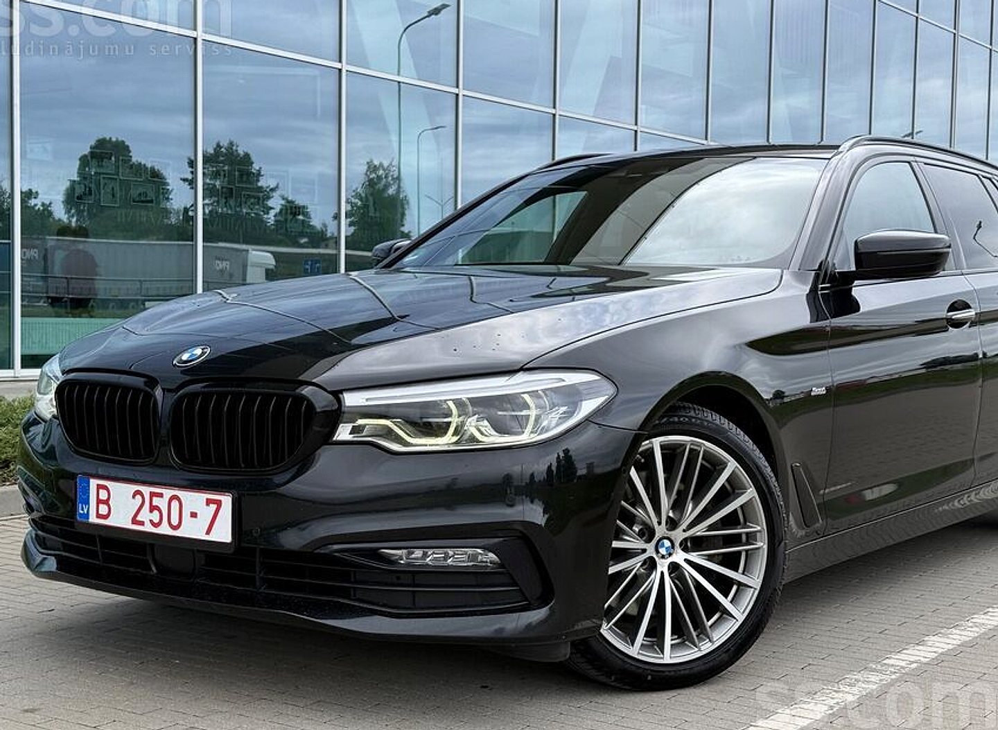 BMW 530 — foto 3