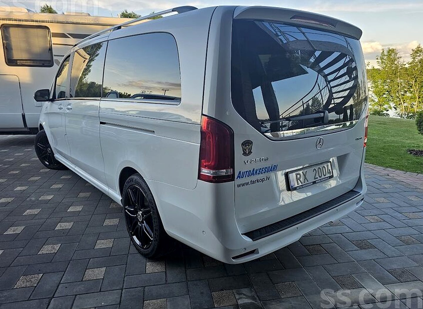 Mercedes-Benz V250 — foto 2