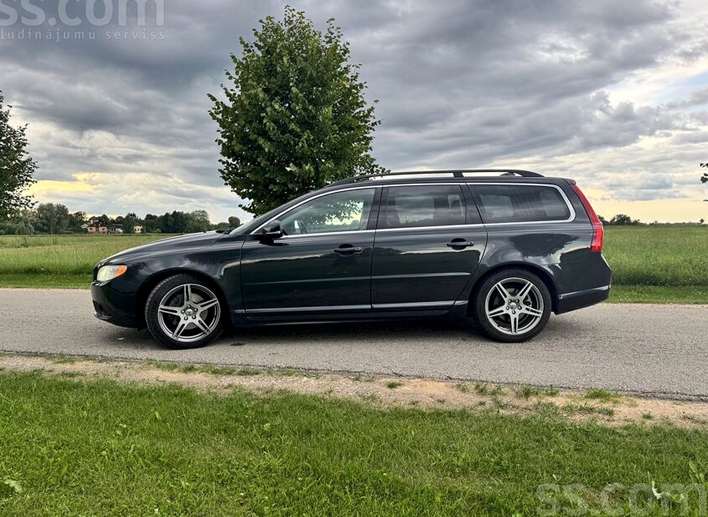 Volvo V70 — foto 3