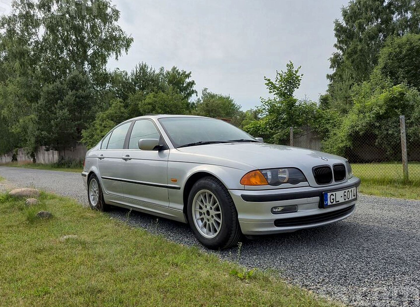 BMW 320 — foto 3