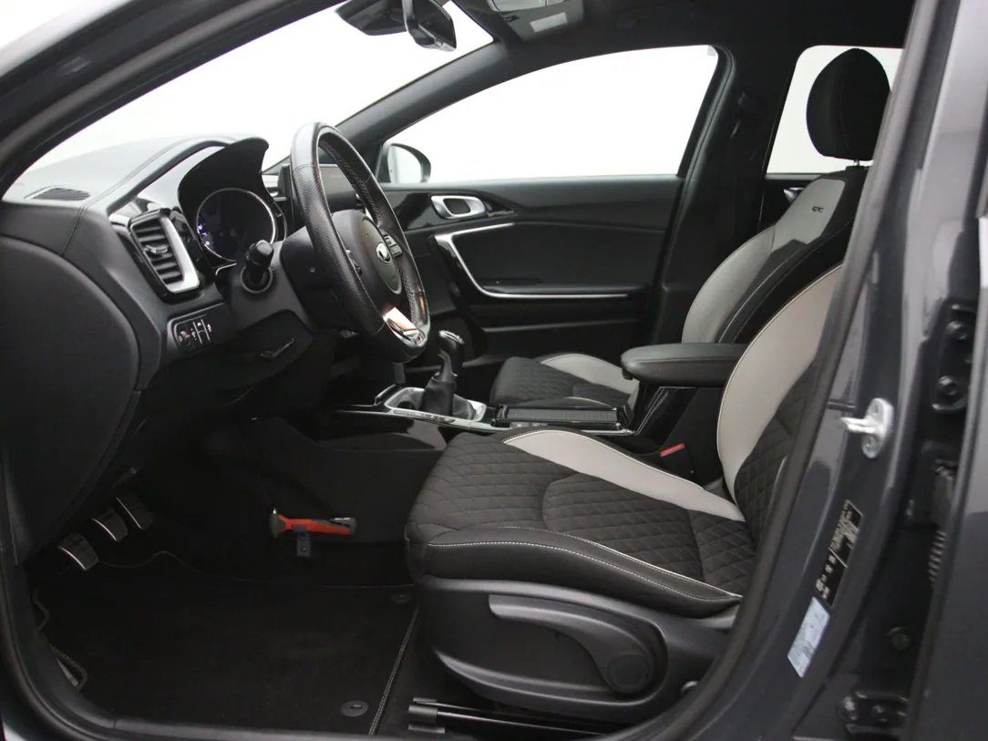 KIA Ceed — foto 5