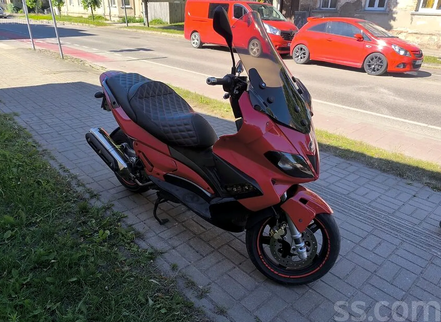Gilera Nexus 500, 2005. gads