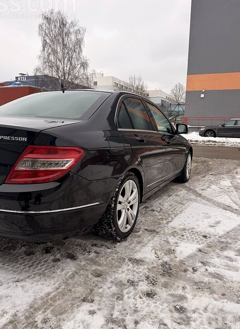 Mercedes-Benz C200 — foto 5
