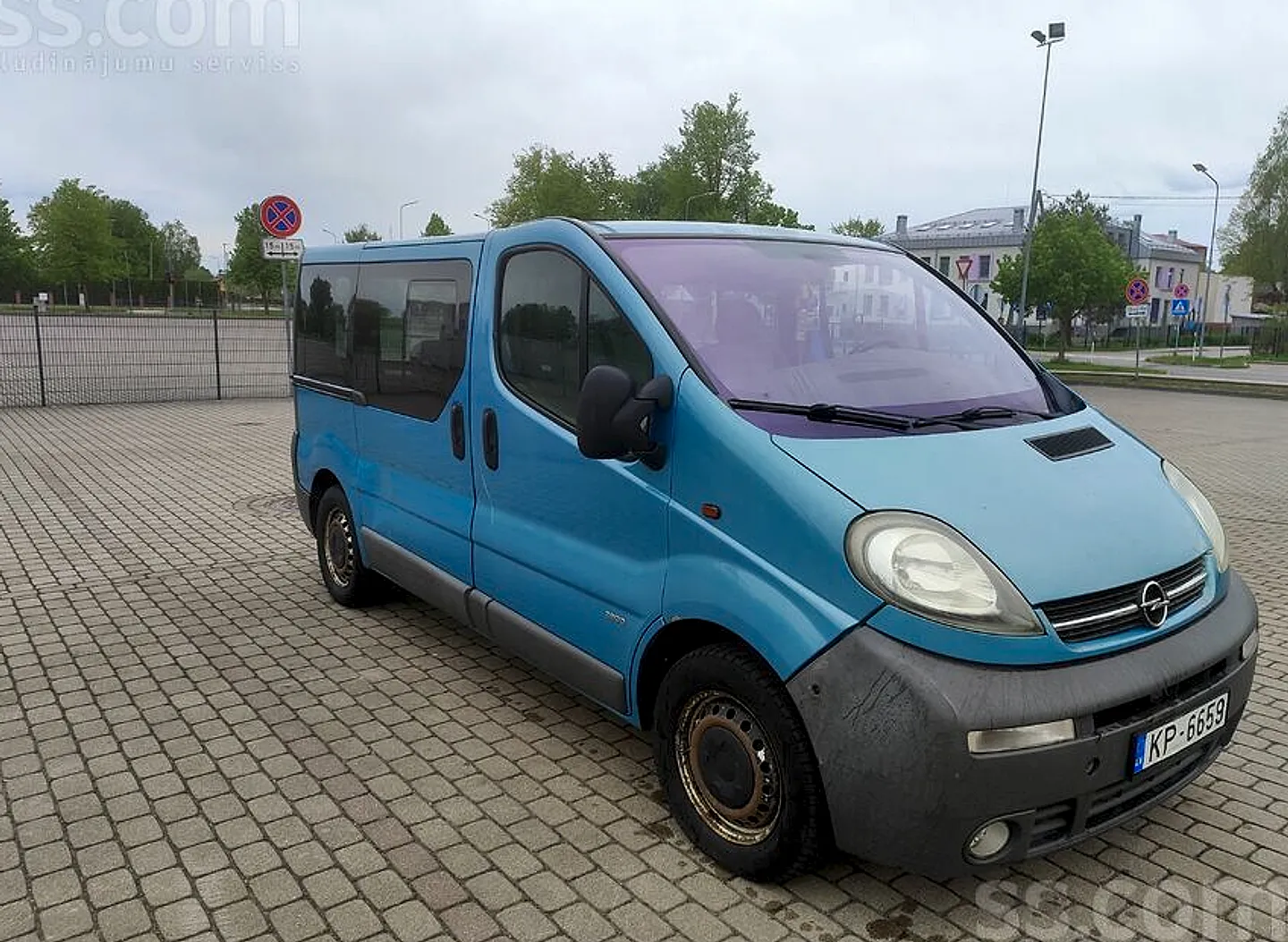 Opel Vivaro, 2002. gads