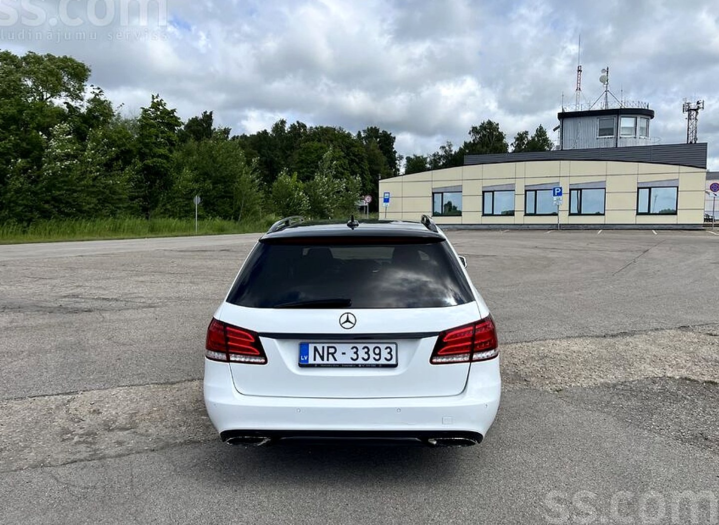 Mercedes-Benz E220 — foto 3
