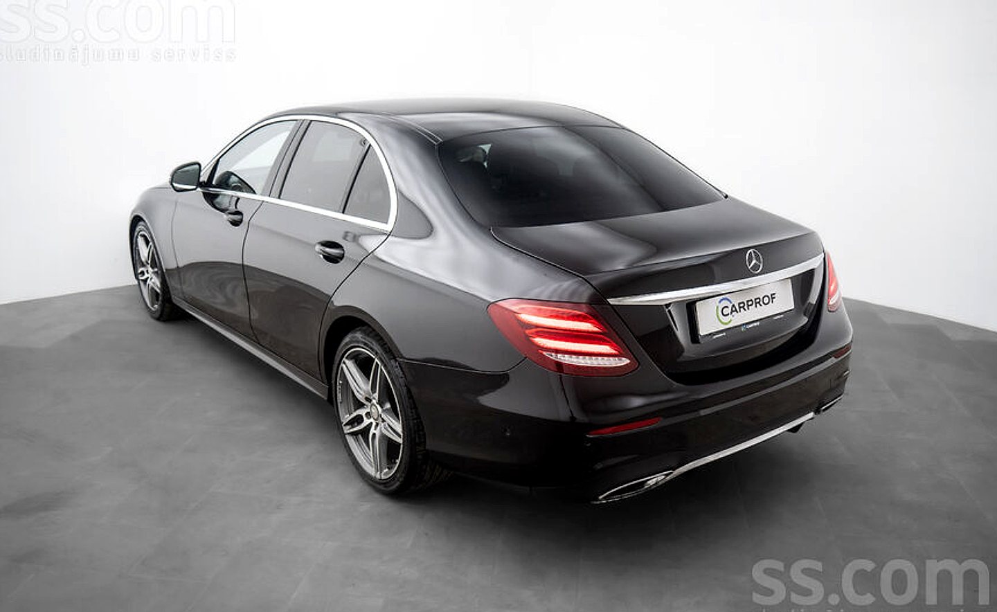 Mercedes-Benz E220 — foto 6