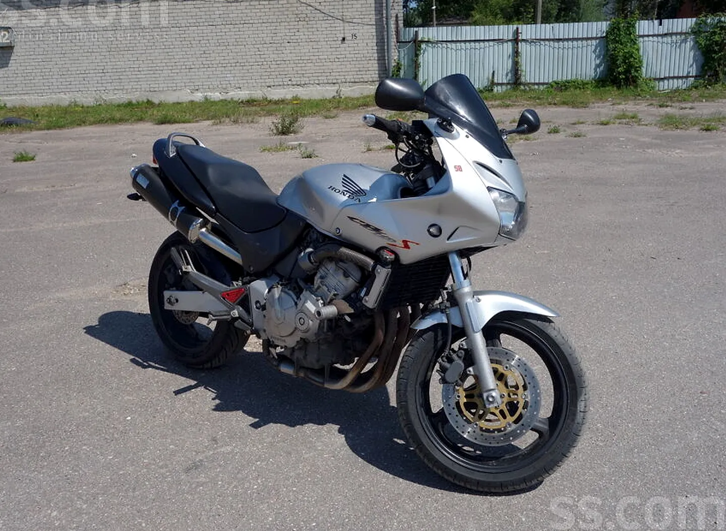 Honda Hornet pc34, 2000. gads