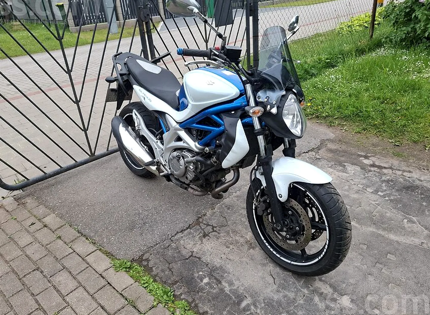 Suzuki Sfv650 gladius, 2010. gads
