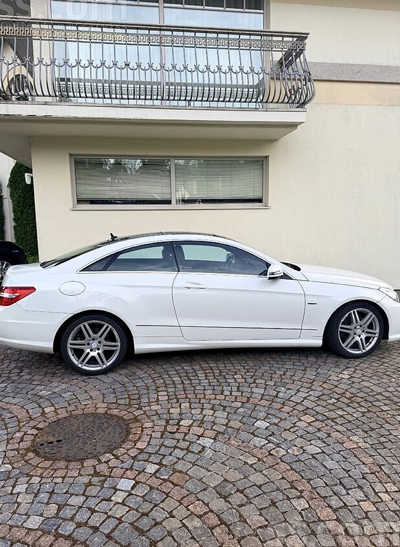 Mercedes-Benz E250 — foto 3