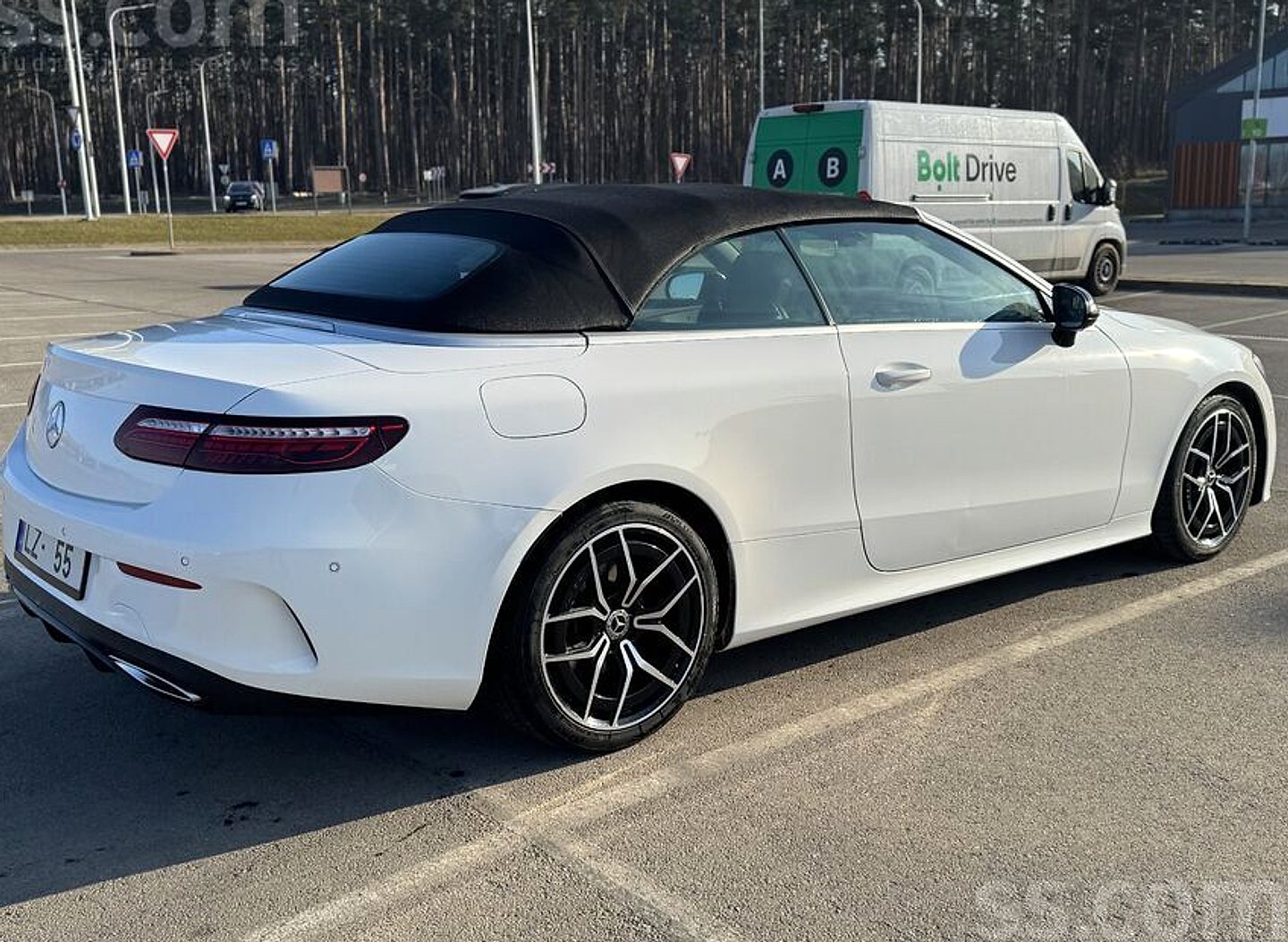 Mercedes-Benz E200 — foto 4