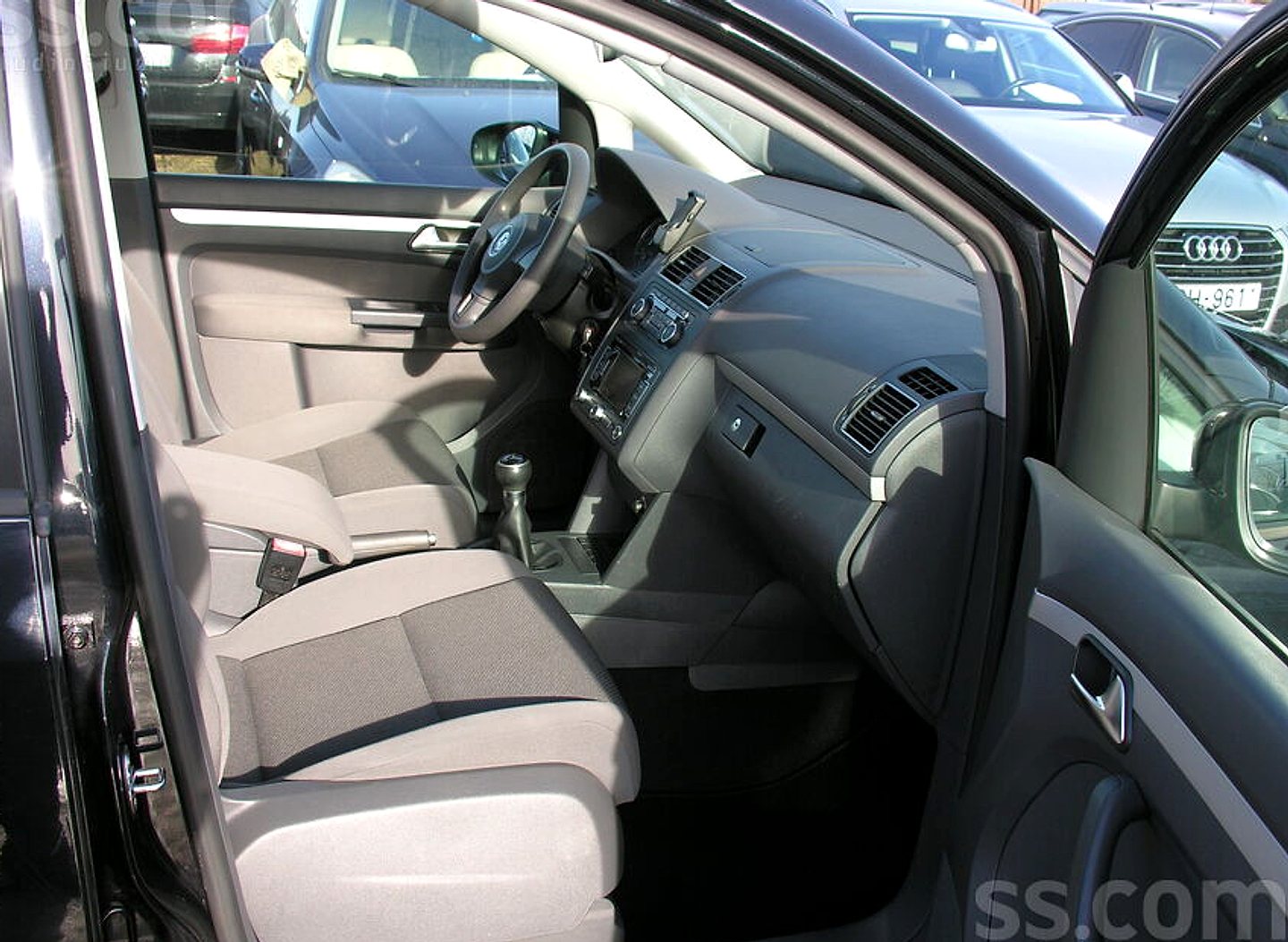 Volkswagen Touran — foto 6