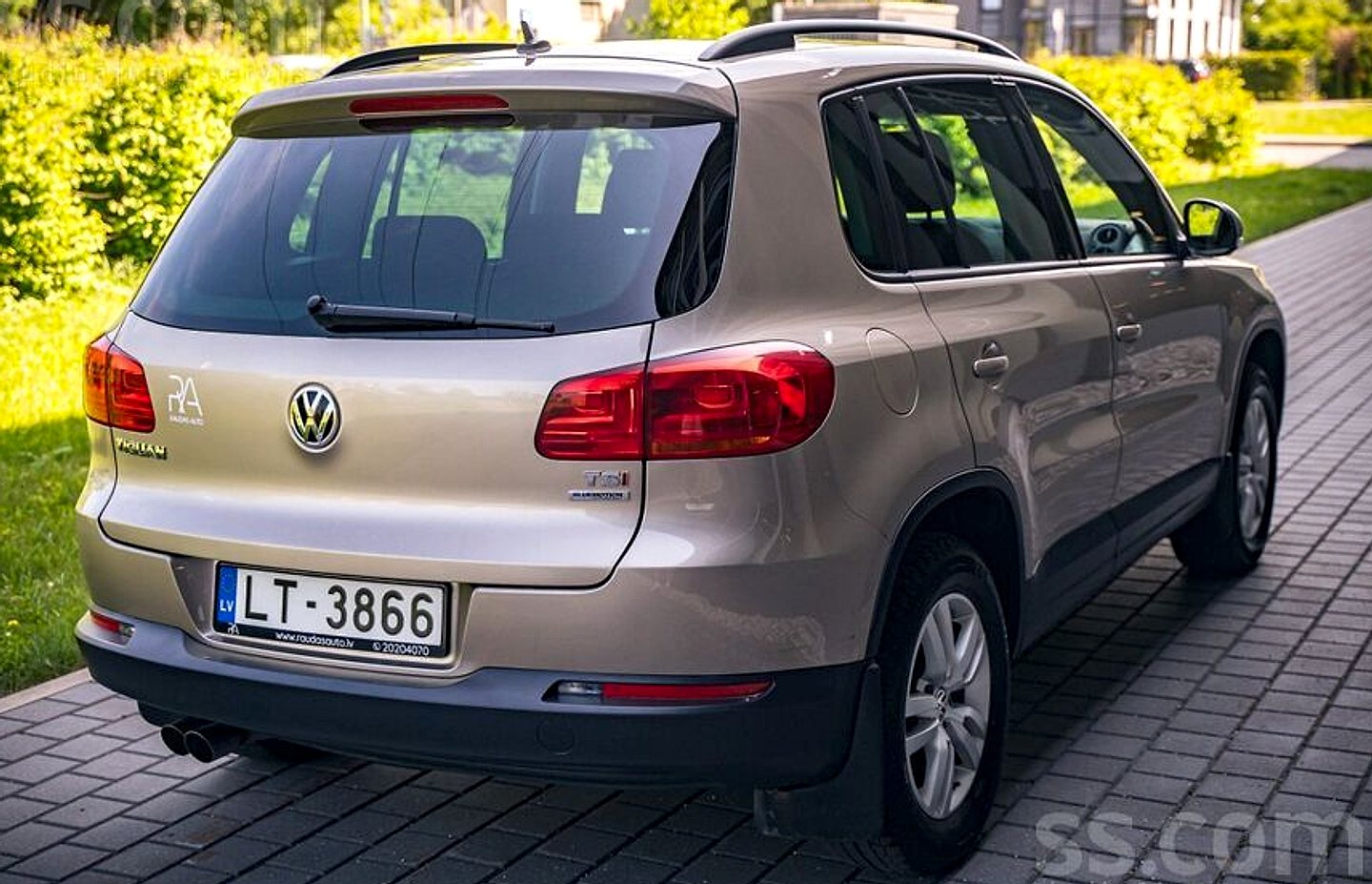 Volkswagen Tiguan — foto 4