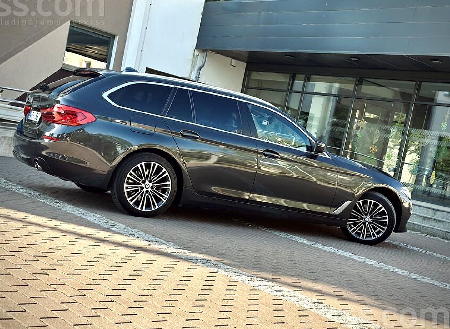 BMW 520 — foto 4