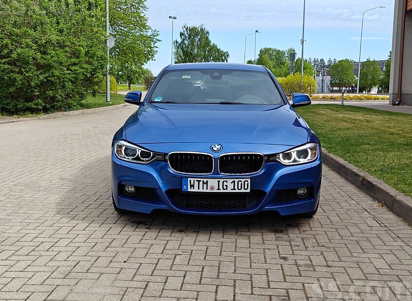 BMW 320 — foto 2