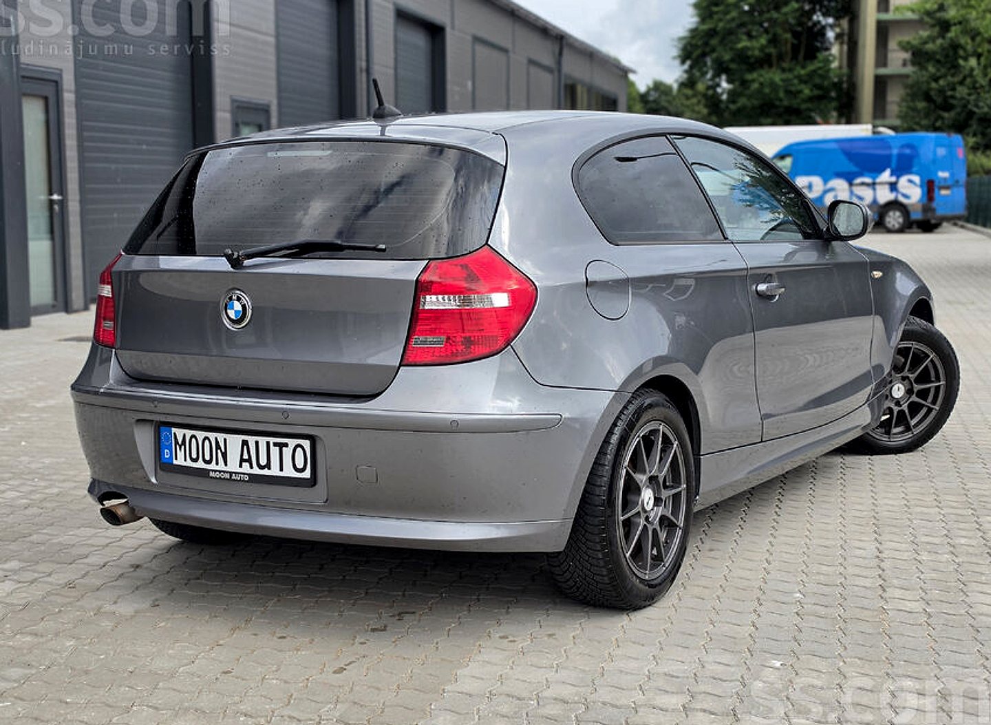 BMW 118 — foto 2