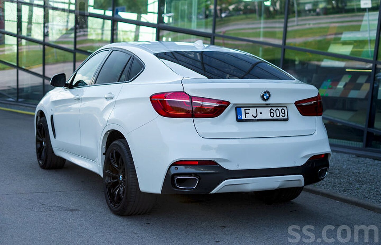 BMW X6 — foto 4