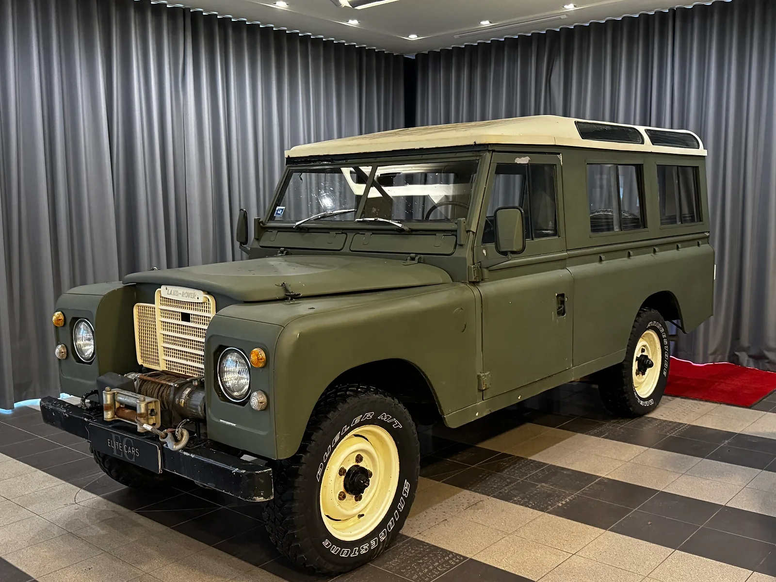Land Rover Defender, 1984. gads