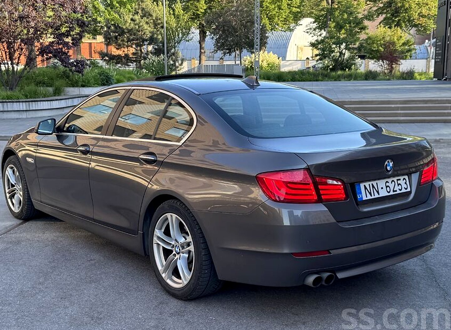 BMW 528 — foto 4
