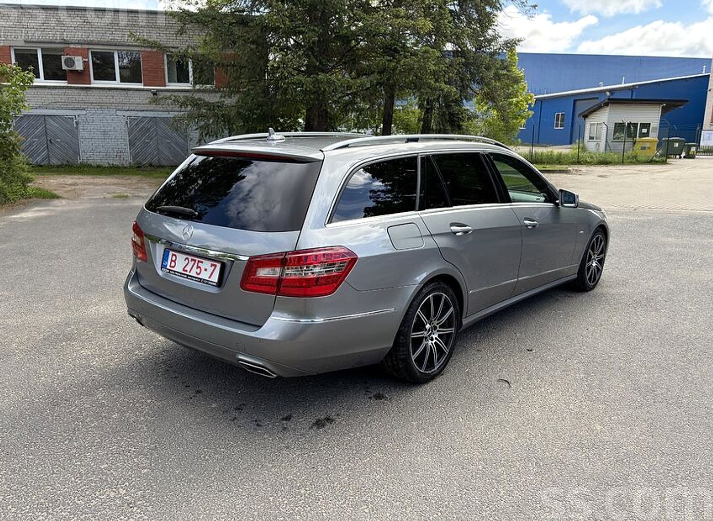 Mercedes-Benz E350 — foto 6