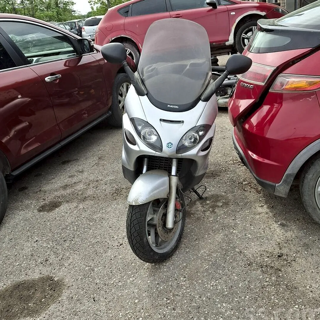 Piaggio X9, 2002. gads