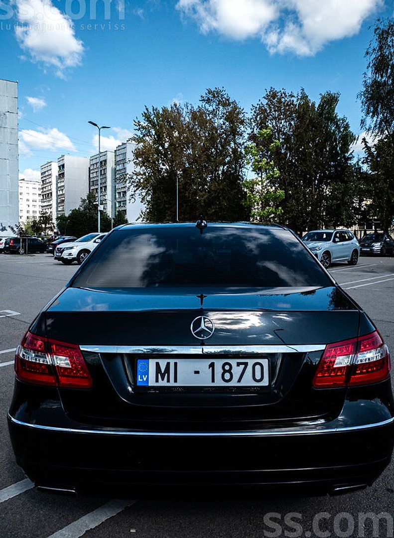 Mercedes-Benz E350 — foto 3