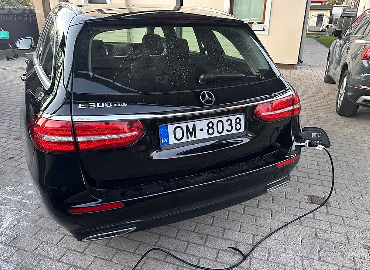 Mercedes-Benz E300 — foto 3