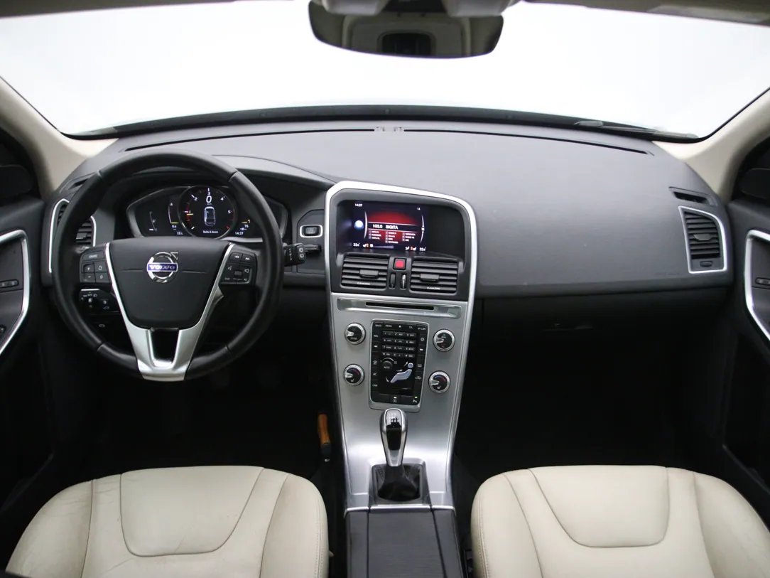 Volvo Xc60 — foto 3