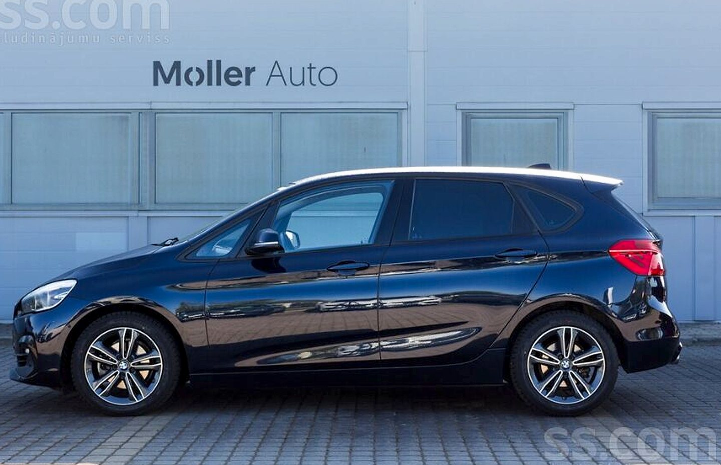 BMW 218 — foto 2