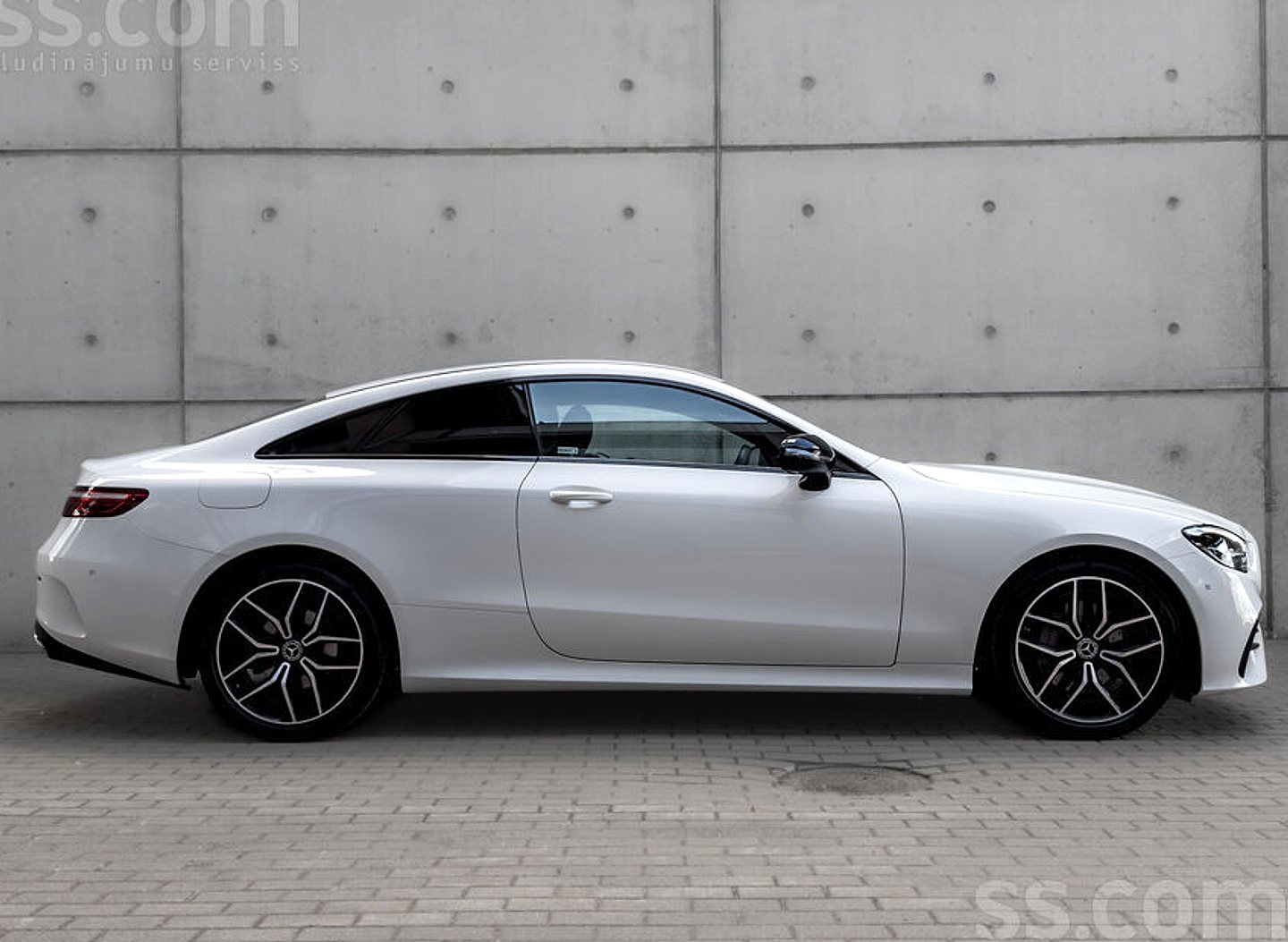 Mercedes-Benz E200 — foto 3