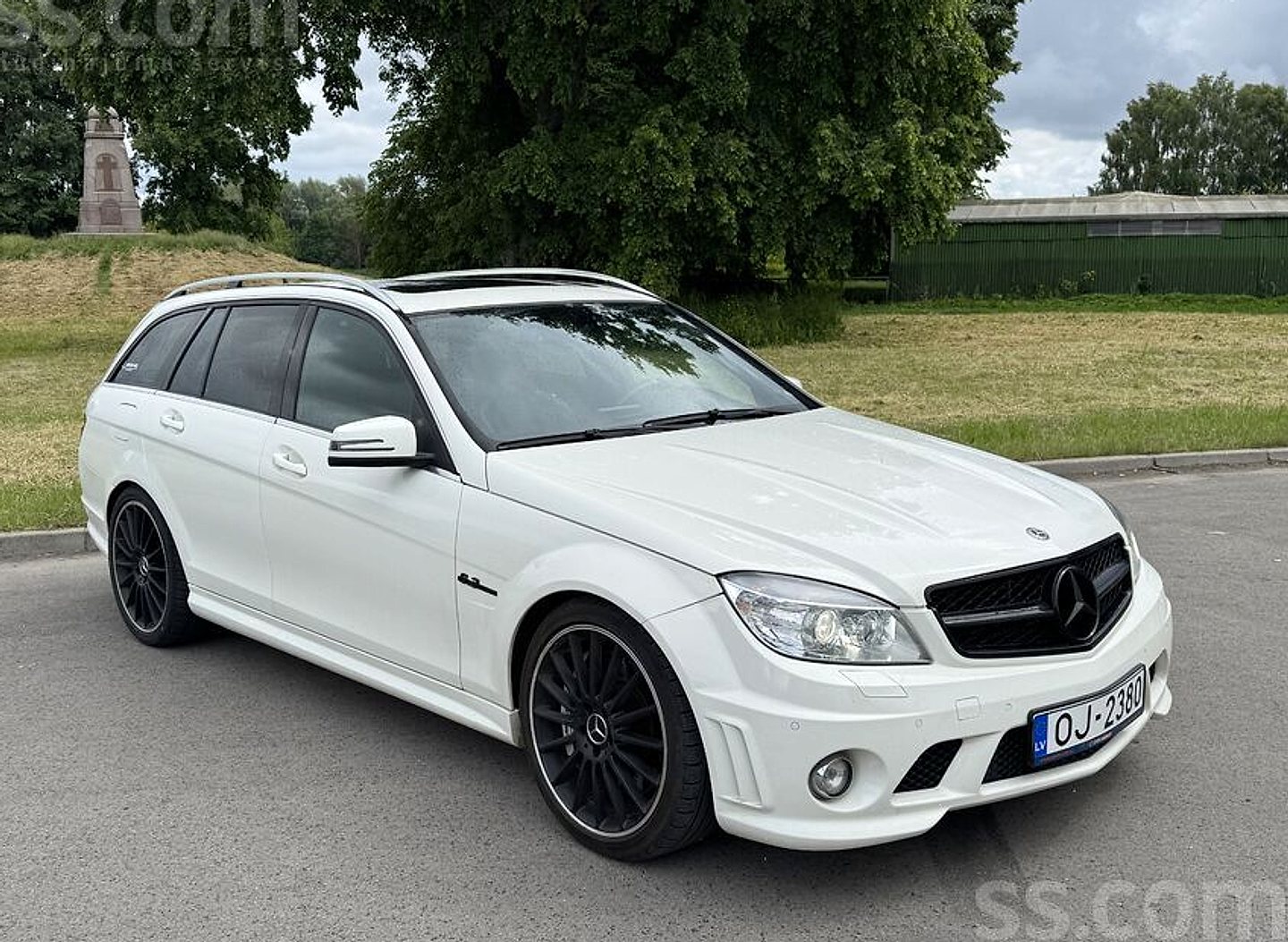 Mercedes-Benz C63 AMG — foto 3