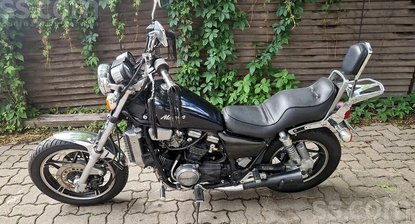 Honda Vf750c