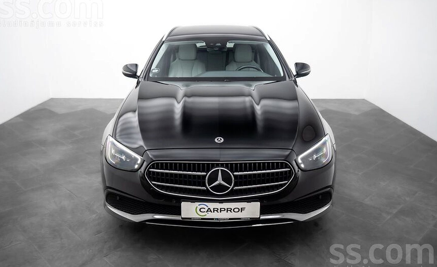 Mercedes-Benz E300 — foto 2