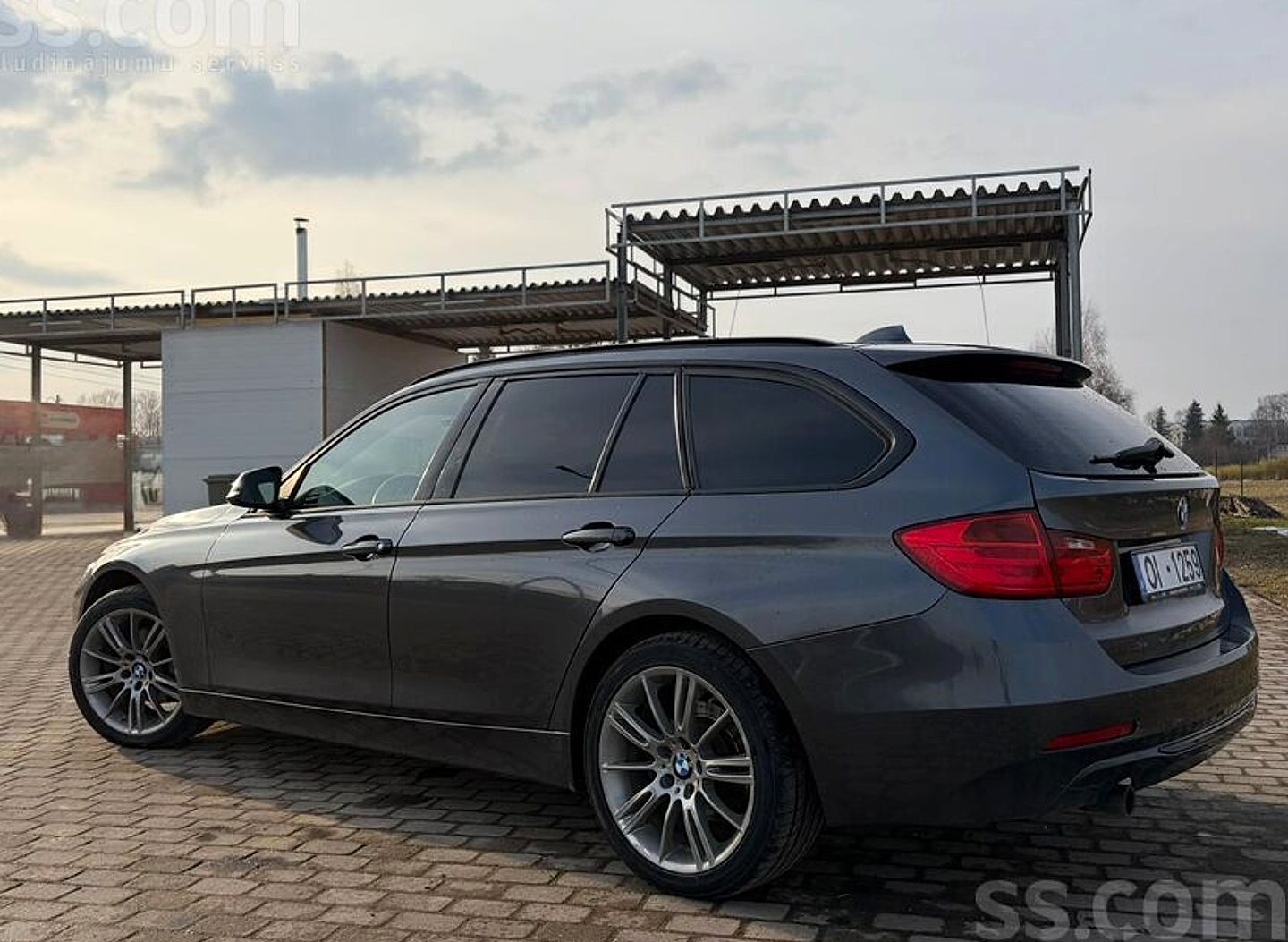 BMW 320 — foto 5