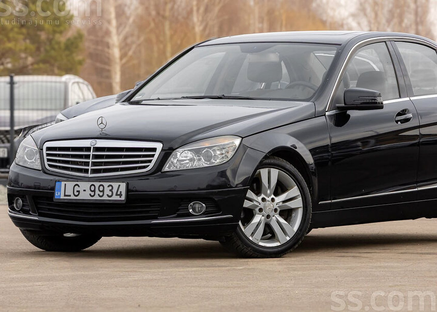 Mercedes-Benz C350 — foto 4