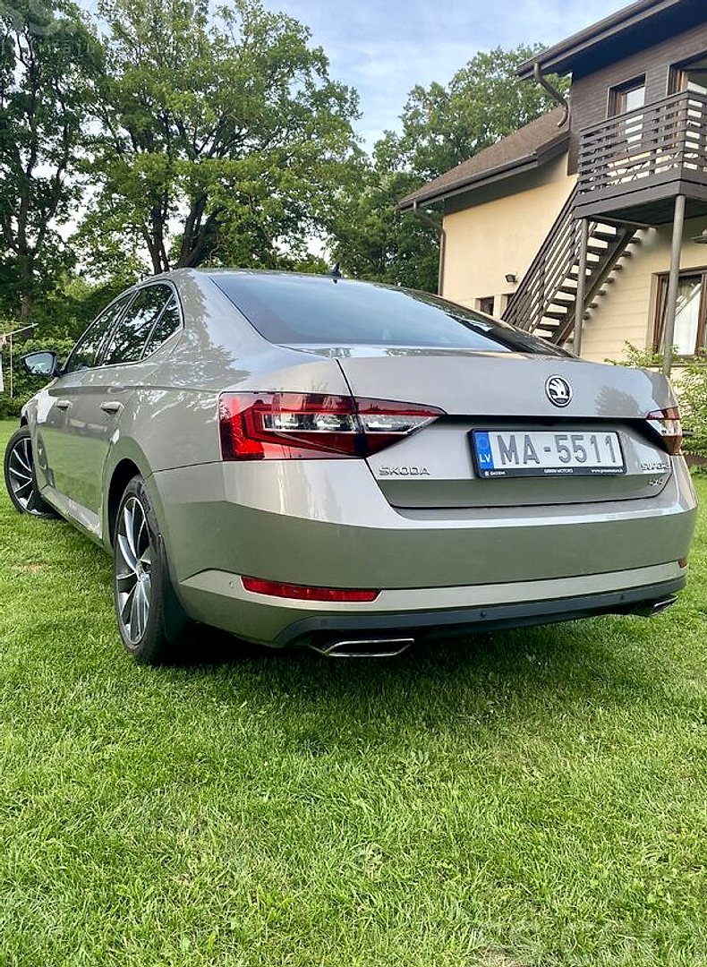 Škoda Superb — foto 6